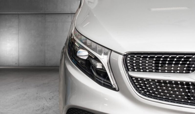 
Mercedes-Benz V300 d 4MATIC full									