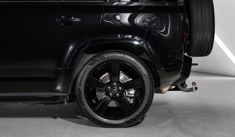 
Land Rover Defender 110 X-Dynamic HSE D300 full									
