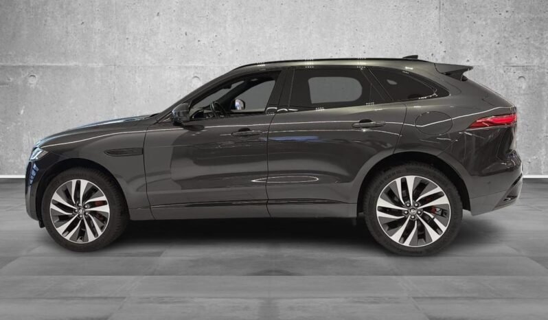 
Jaguar F-PACE P400e SE R-Dynamic Black AWD full									
