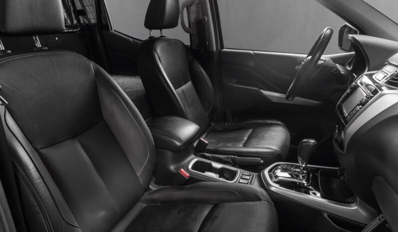 
Nissan Navara 2.3 dCi 190 ch Double Cab full									