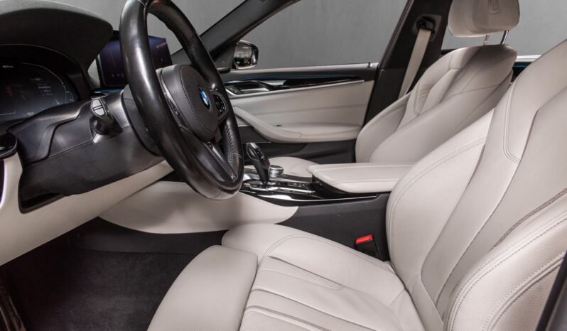 
BMW Série 5 530e xDrive M Sport full									