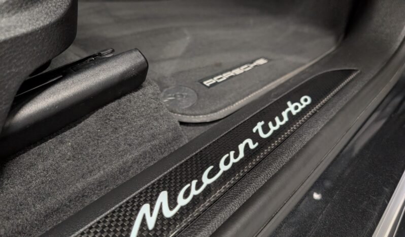 
Porsche Macan Turbo Performance Package (PP) 3.6 V6 Biturbo full									