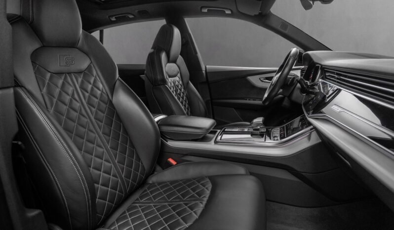 
Audi Q8 60 TFSI e quattro S line full									