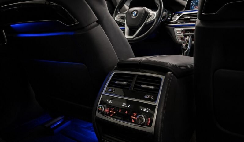 
BMW Série 7 730d xDrive M-Sport – 265 CH full									