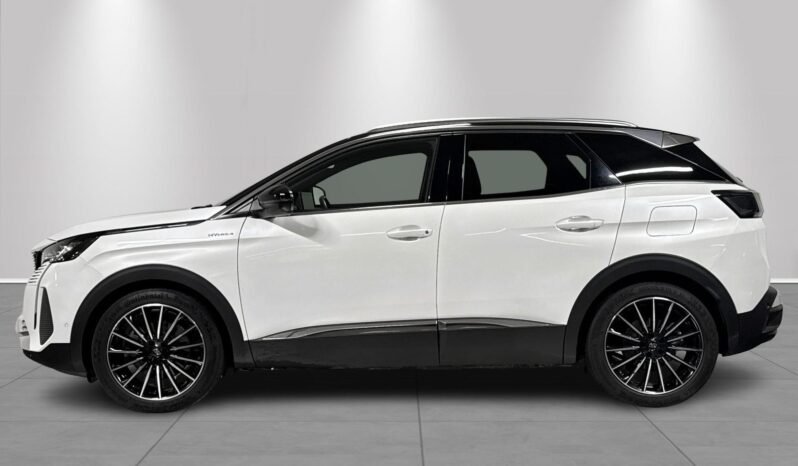 
Peugeot 3008 GT Hybrid4 300 CH full									