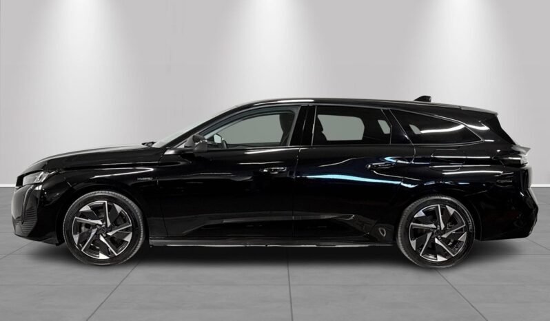 
Peugeot 308 SW Allure Plug-In Hybrid 180 ch full									