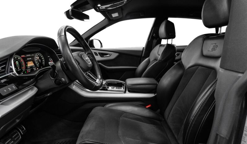 
Audi Q8 60 TFSI e quattro S line full									