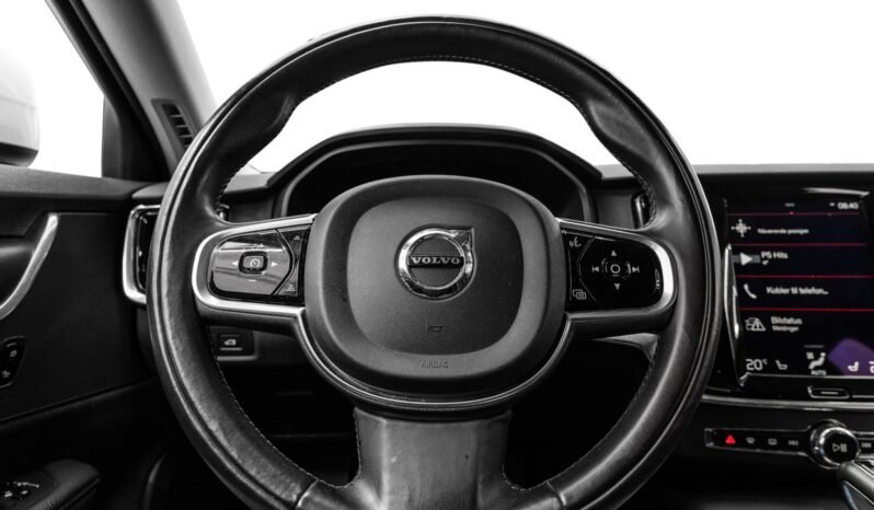 
Volvo V90 Cross Country D4 AWD full									