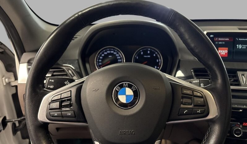 
BMW X1 xDrive20d Sport Line full									