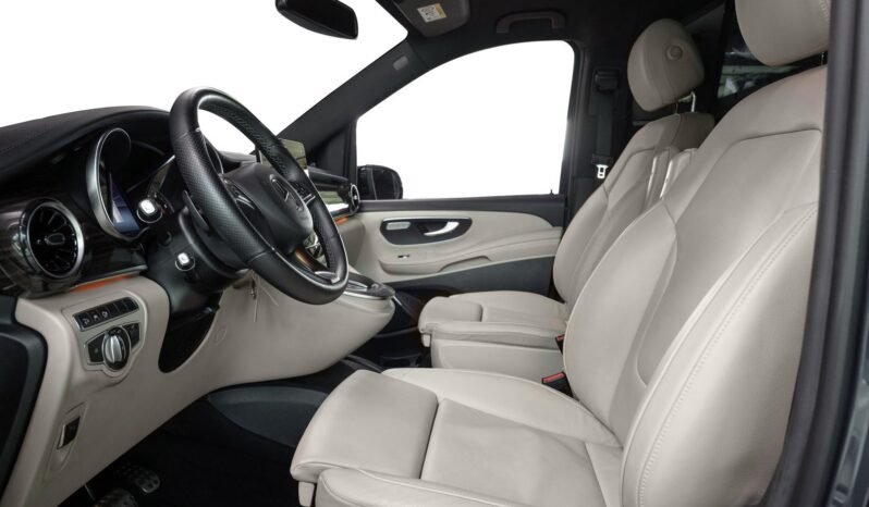 
Mercedes-Benz Classe V 300 d 4MATIC AMG Line full									