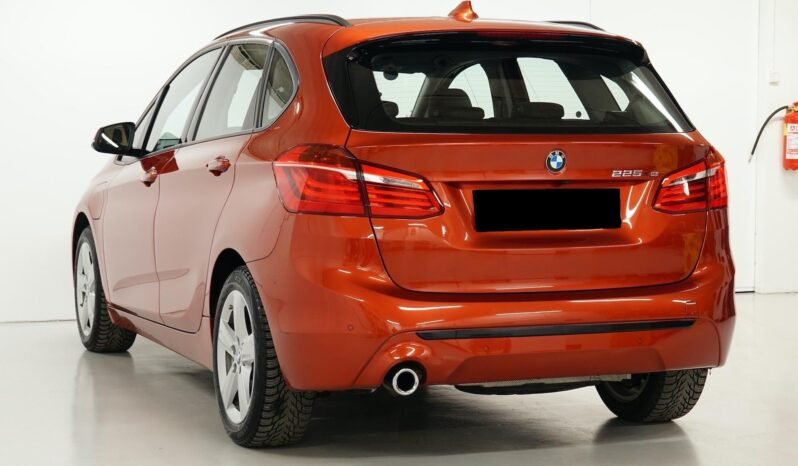 
BMW 225xe Sport Line full									