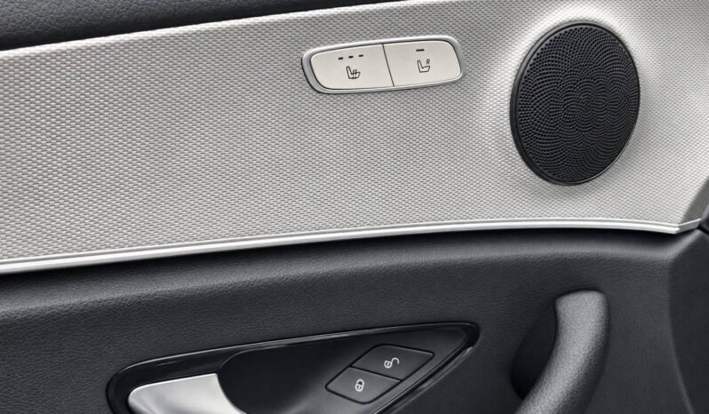 
Mercedes-Benz E200 full									