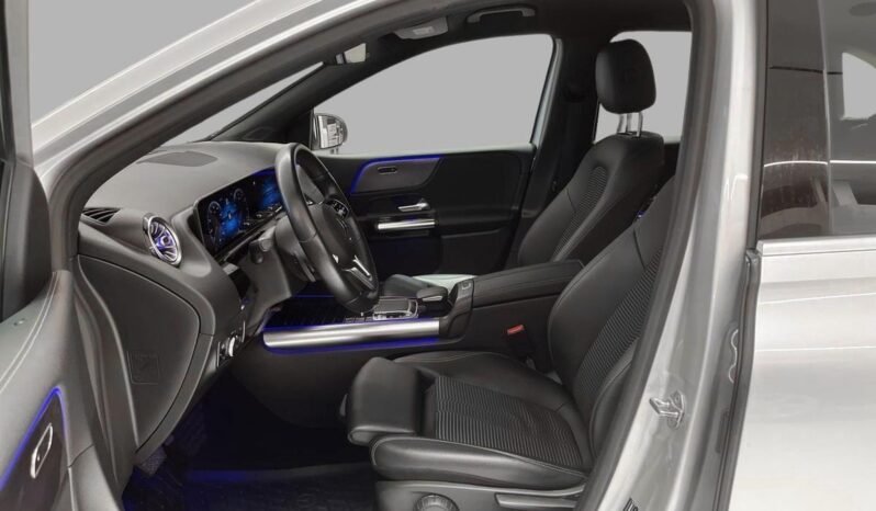 
Mercedes-Benz B180 AMG Line full									