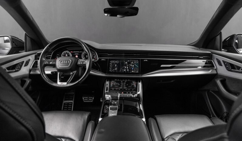 
Audi Q8 60 TFSI e quattro S line full									