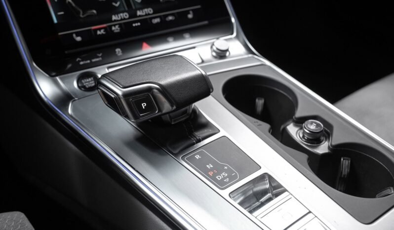 
Audi A6 Avant 55 TFSI e quattro S line full									