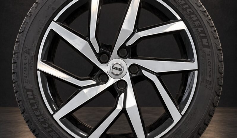
Volvo V60 340 ch AWD R-Design full									