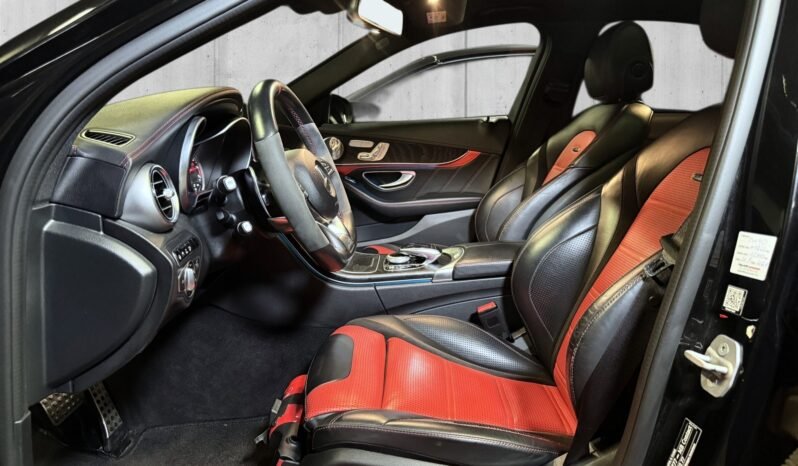 
Mercedes-Benz C 63 S AMG 4.0 V8 Biturbo 510 CH full									