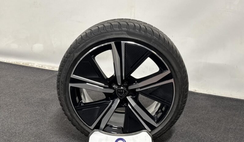 
Peugeot 308 SW Plug-In Hybrid 224 ch full									
