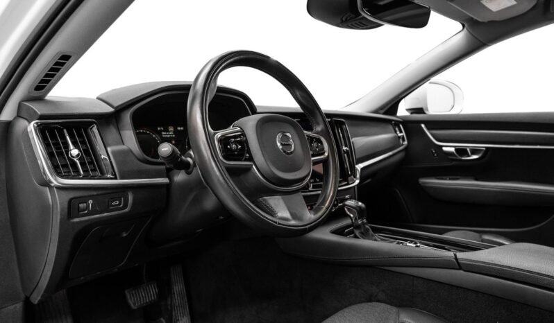 
Volvo V90 Cross Country D4 AWD full									