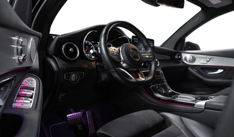 
Mercedes-Benz GLC 300 e 4MATIC AMG Line full									