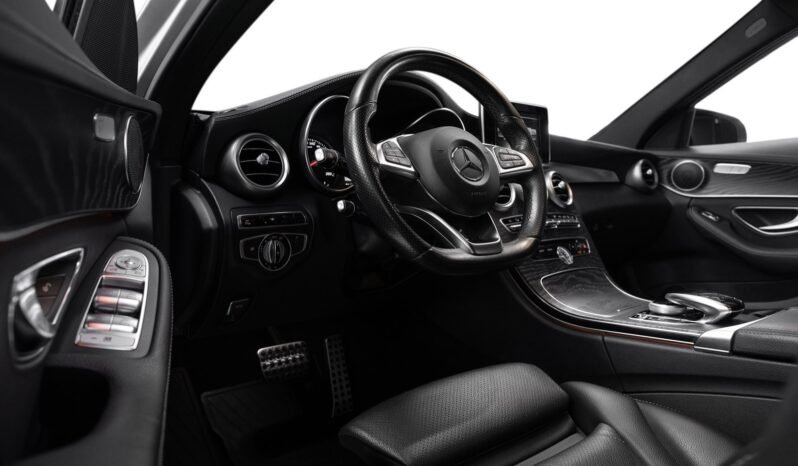 
Mercedes-Benz C 220 d 4MATIC AMG Line full									