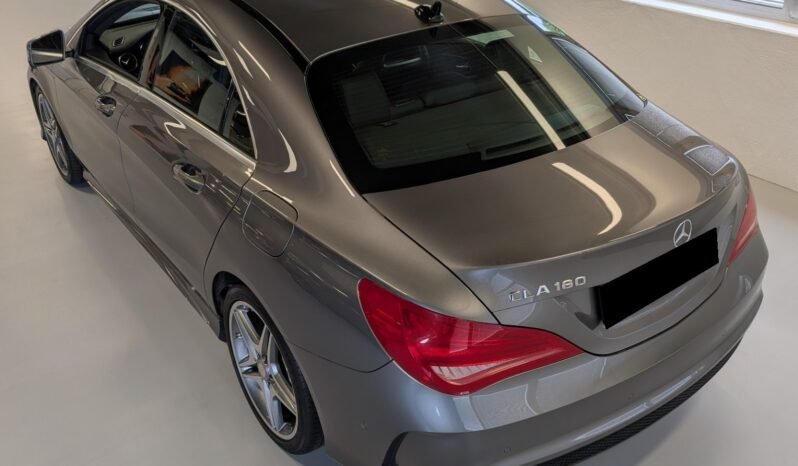 
Mercedes-Benz CLA 180 1.6 Turbo 122 ch full									