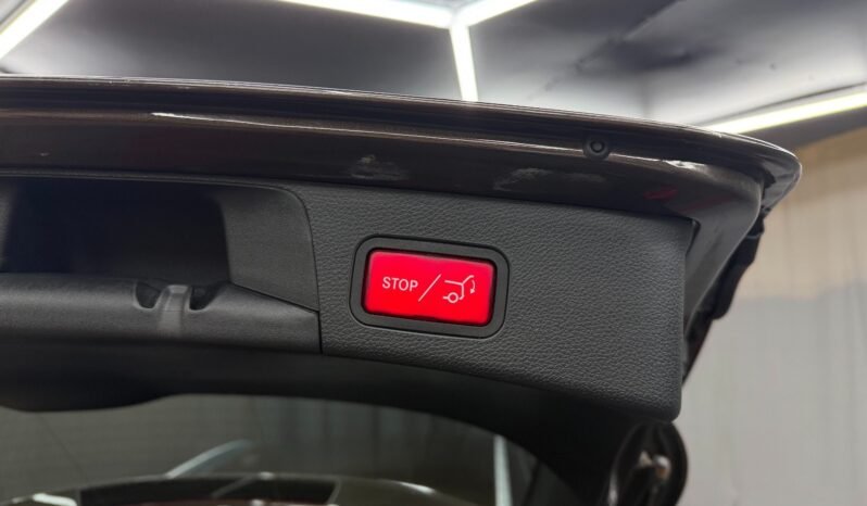 
Mercedes-Benz C350 e Hybrid full									