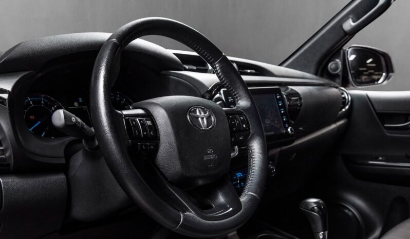 
Toyota Hilux 2.8 D-4D Arctic Trucks full									
