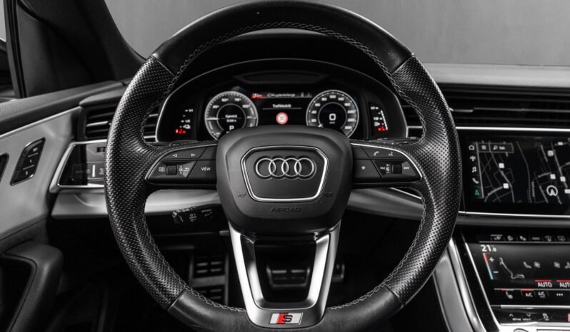 
Audi Q8 60 TFSI e quattro S line full									