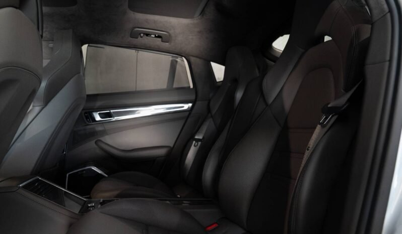 
Porsche Panamera Turbo S E-Hybrid full									