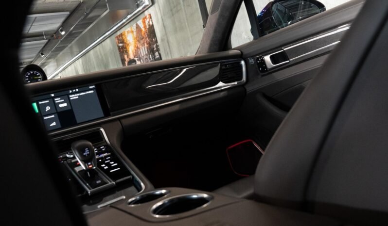 
Porsche Panamera Turbo S E-Hybrid full									