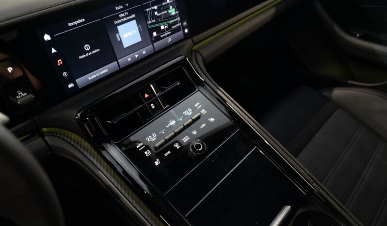 
Porsche Panamera E-Hybrid full									