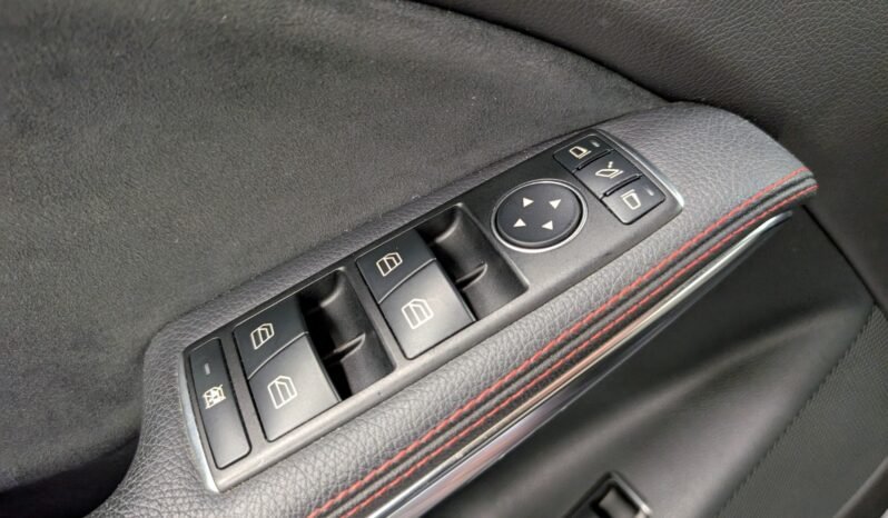 
Mercedes-Benz CLA 180 1.6 Turbo 122 ch full									