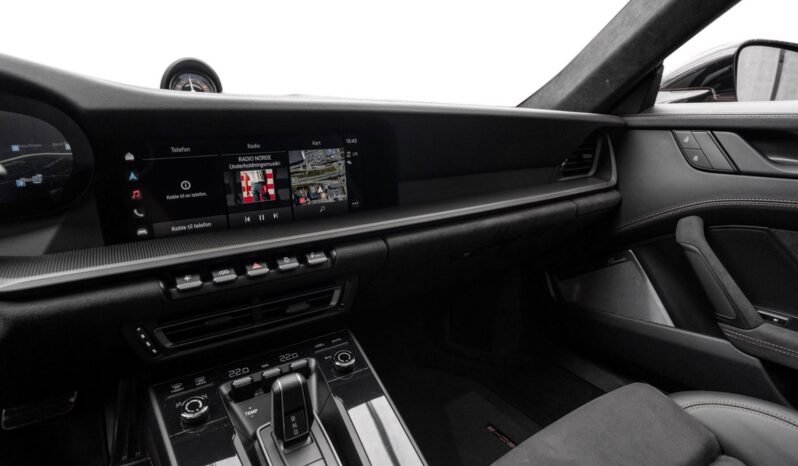 
Porsche 911 Carrera 4 GTS PDK full									