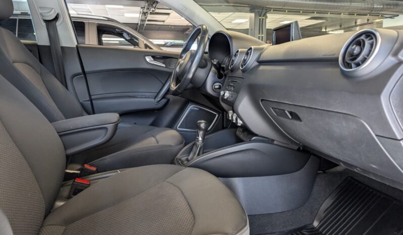 
Audi A1 S line 1.0 TFSI 95 ch full									