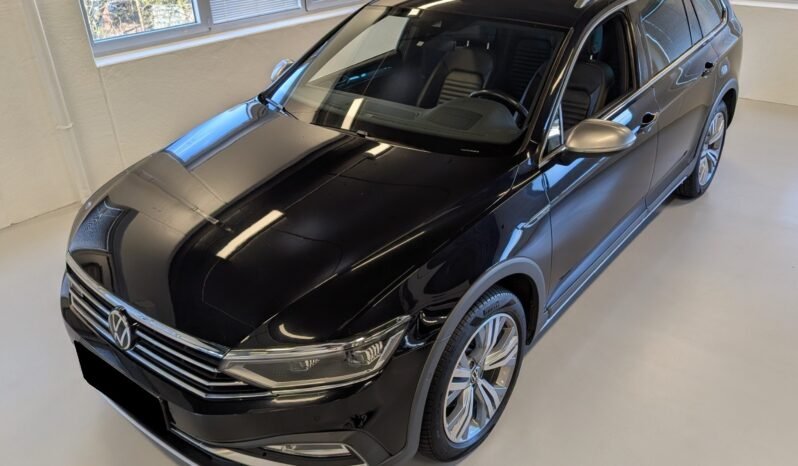 
Volkswagen Passat Alltrack 2.0 TDI full									
