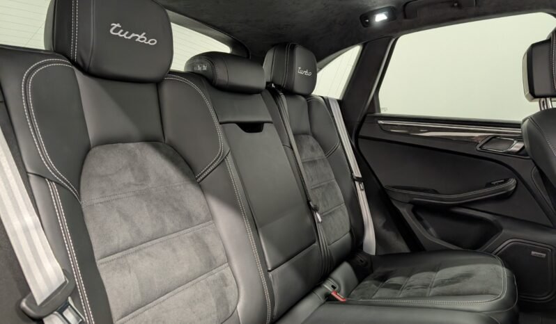 
Porsche Macan Turbo Performance Package (PP) 3.6 V6 Biturbo full									