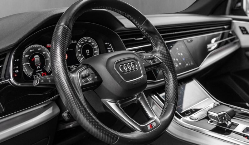 
Audi Q8 60 TFSI e quattro S line full									