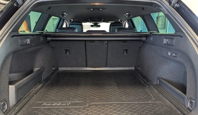 
Volkswagen Passat Alltrack 2.0 TDI full									