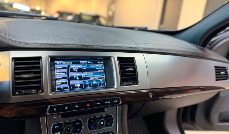 
Jaguar XF 2.2D SPORT full									