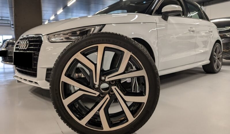
Audi A1 S line 1.0 TFSI 95 ch full									