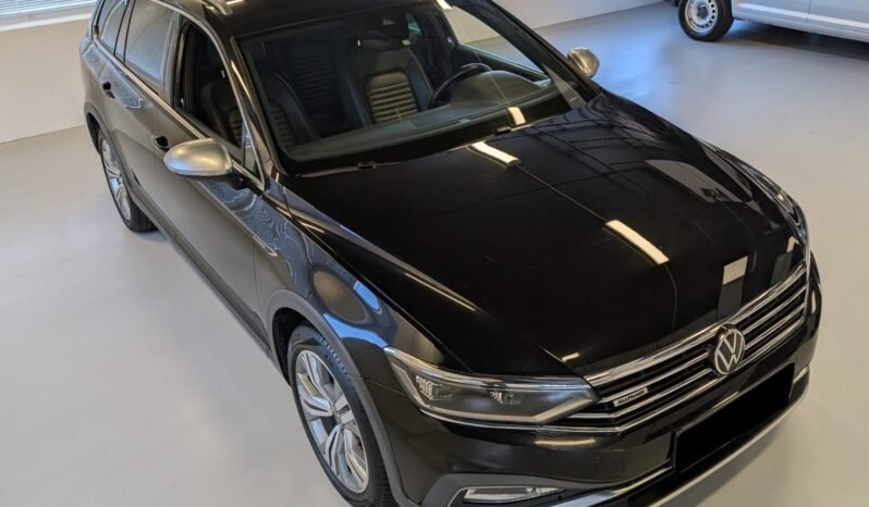 
Volkswagen Passat Alltrack 2.0 TDI full									